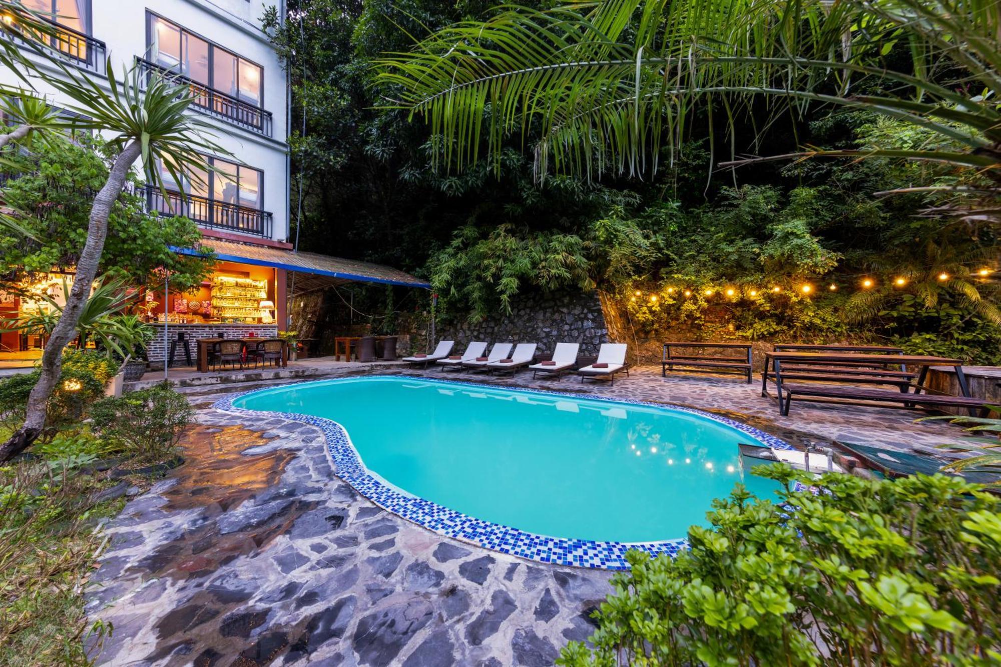 Catba Backpackers Hostel & Pool Bar Chan Chau Buitenkant foto