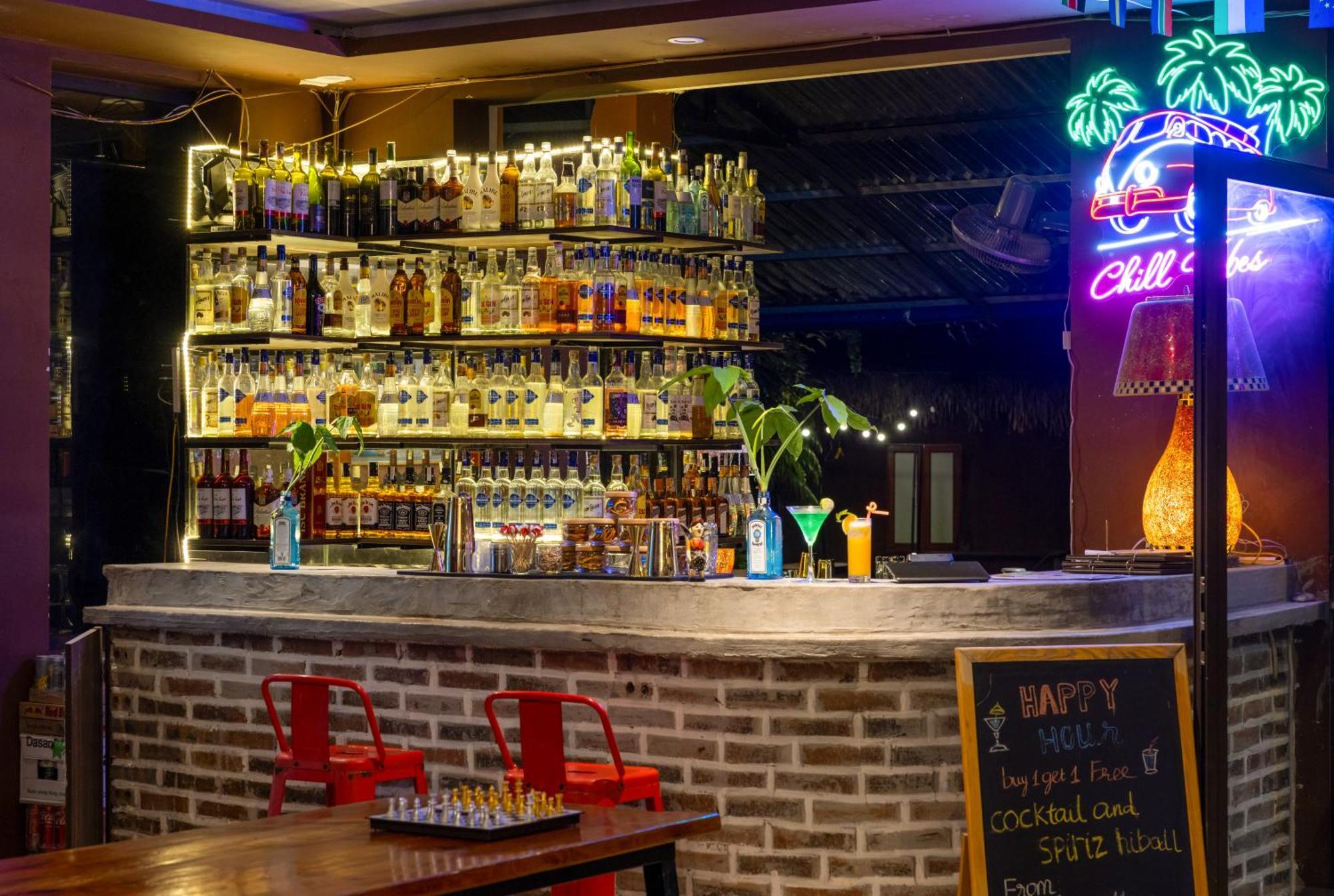 Catba Backpackers Hostel & Pool Bar Chan Chau Buitenkant foto