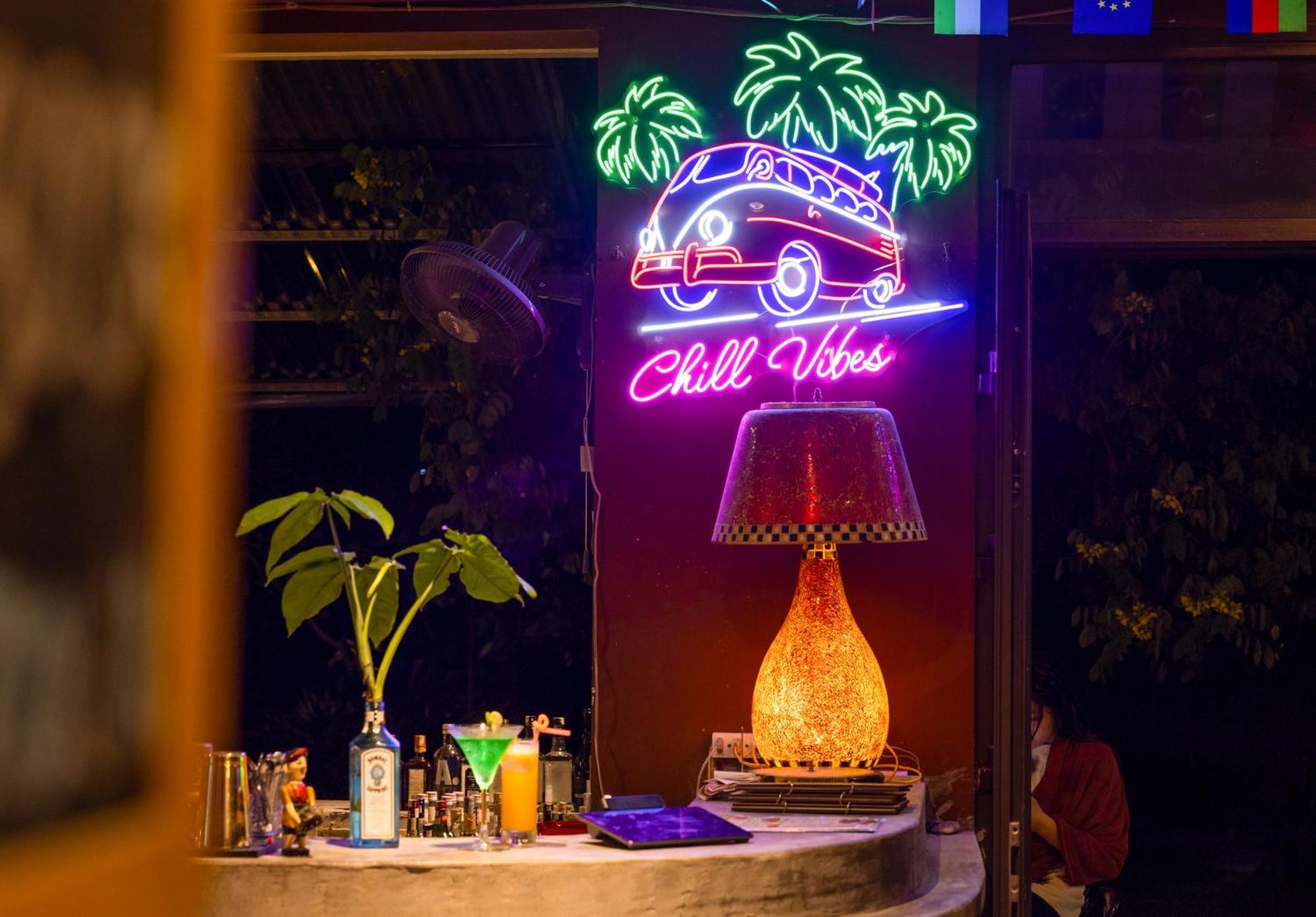 Catba Backpackers Hostel & Pool Bar Chan Chau Buitenkant foto