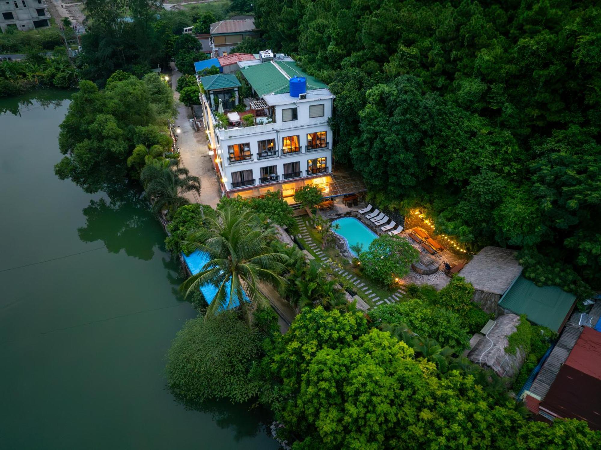 Catba Backpackers Hostel & Pool Bar Chan Chau Buitenkant foto