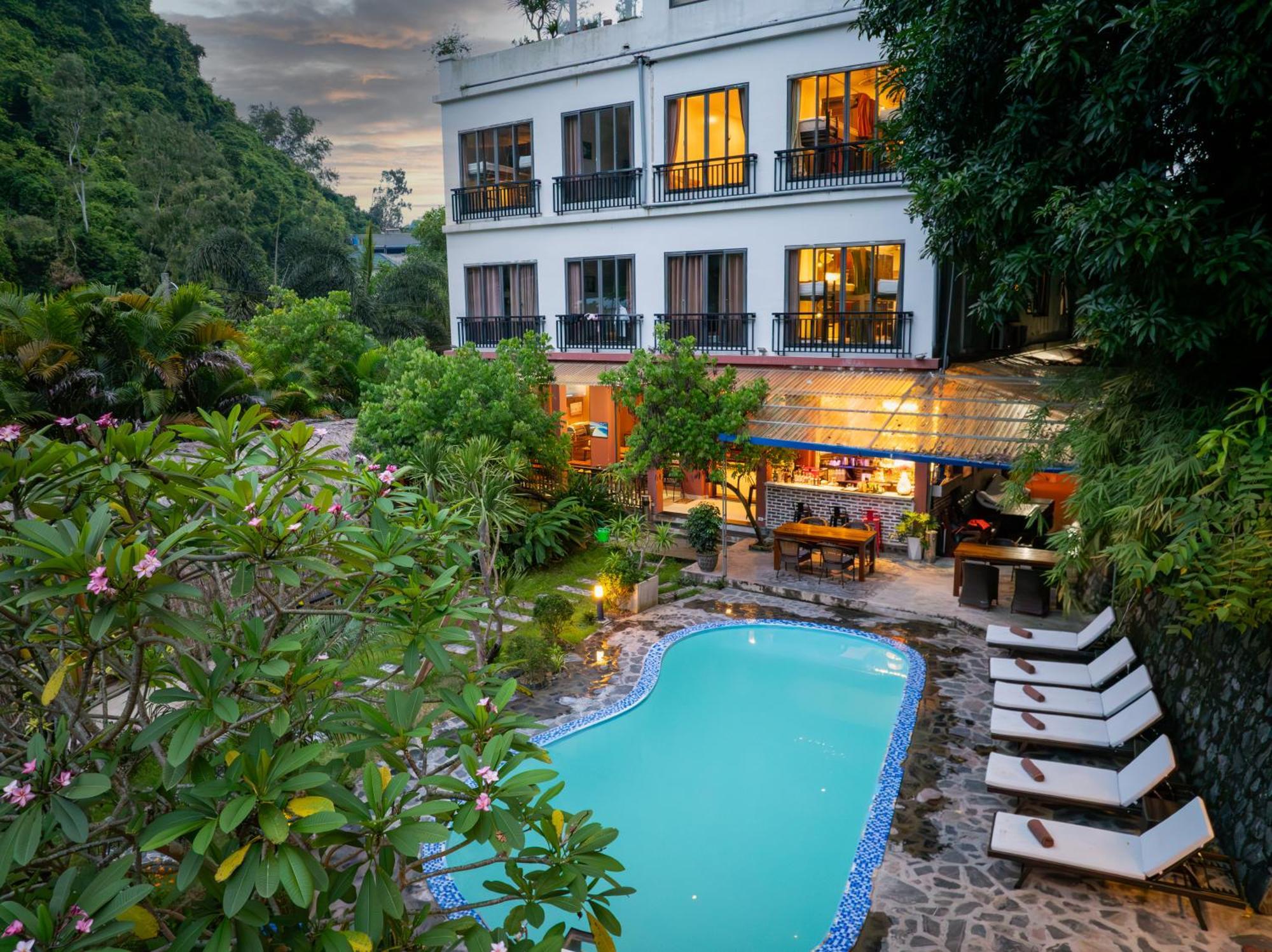 Catba Backpackers Hostel & Pool Bar Chan Chau Buitenkant foto