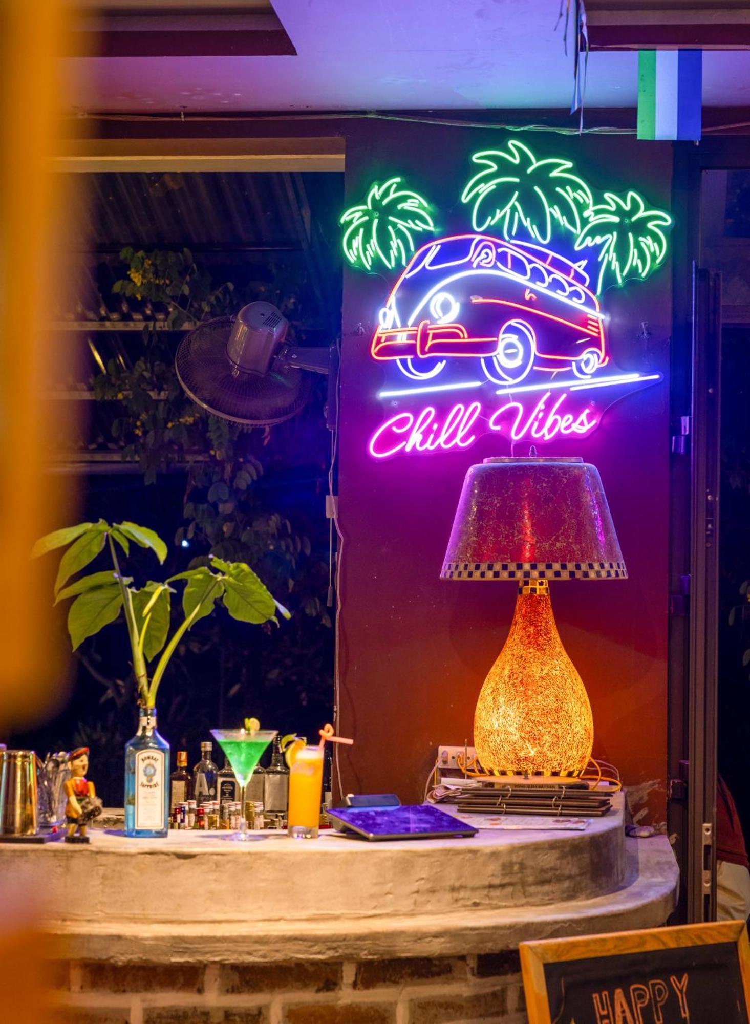 Catba Backpackers Hostel & Pool Bar Chan Chau Buitenkant foto