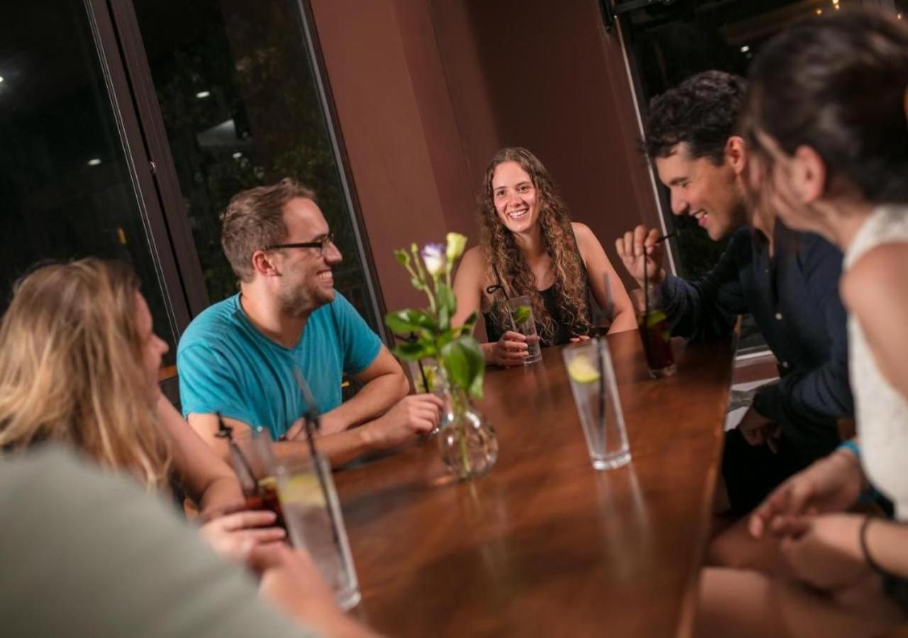 Catba Backpackers Hostel & Pool Bar Chan Chau Buitenkant foto
